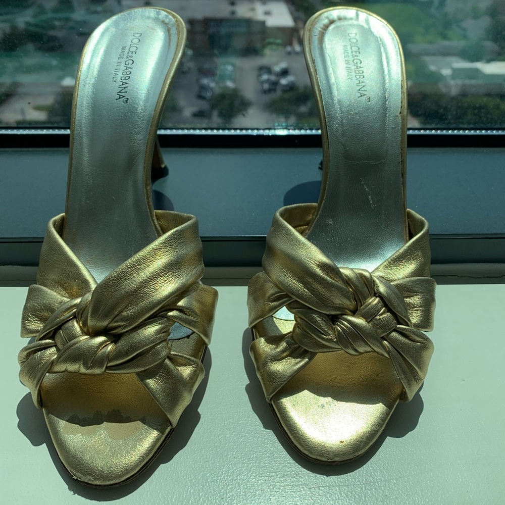 Dolce & Gabbana Gold Knot Sandals
